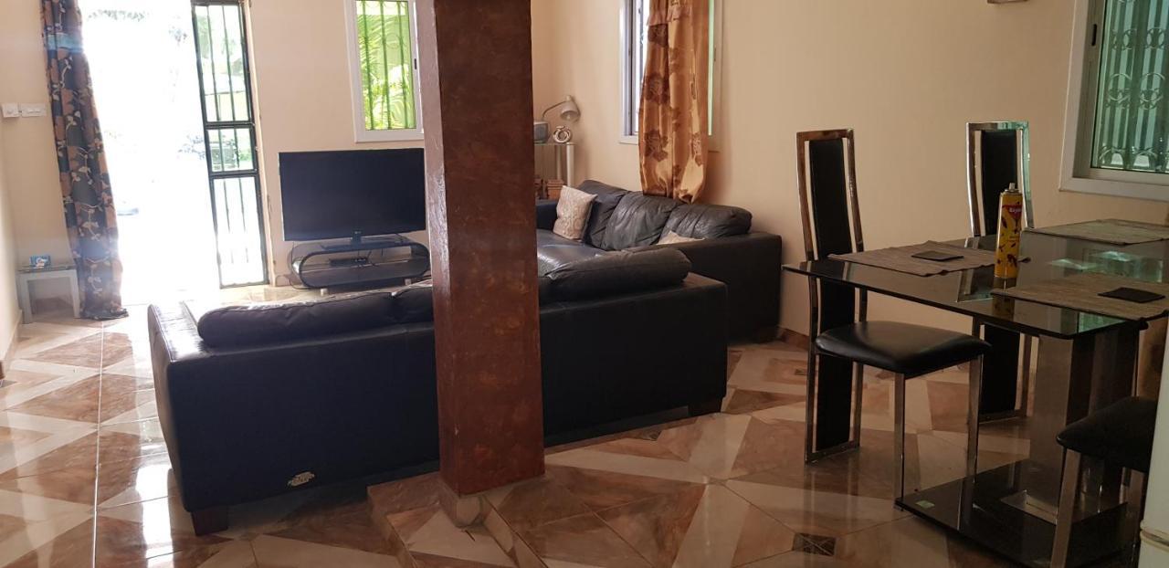 The Bb'S Apartment Brusubi Bagian luar foto